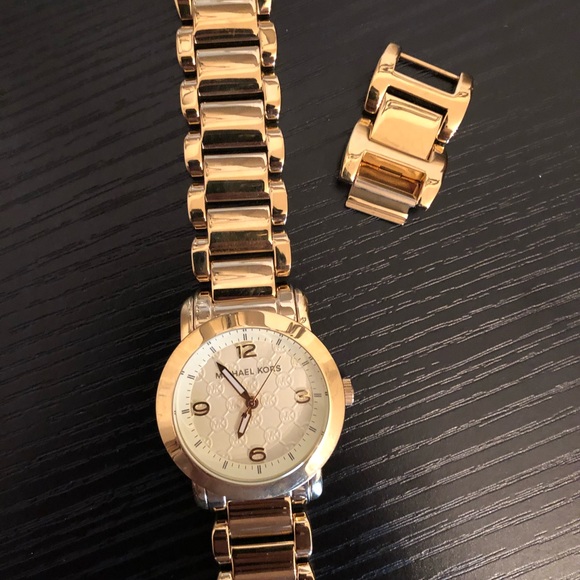 Michael Kors Gold Watch - Picture 6 of 6